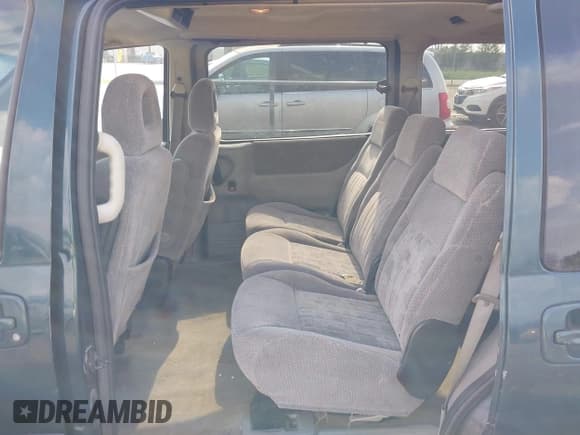 ✅ 2001 Pontiac Montana 1SA • VIN: 1GMDX03E81D240360 • Lot: 42643044. Listed on IAAI with 174,774 mi. Free auction sales archive from the USA and detailed vehicle history report at DreamBid. Image 8.