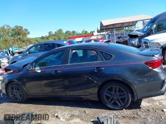 ✅ 2021 Kia Forte GT-Line • VIN: 3KPF34AD6ME270843 • Lot: 43407283. Wystawiony na IAAI z przebiegiem 39 223 mil. Bezpłatny archiwum sprzedaży aukcyjnych z USA i szczegółowy raport historii pojazdu na DreamBid. Zdjęcie 14.