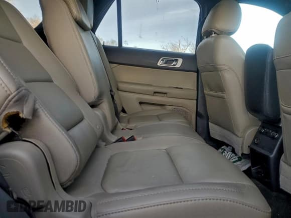 ✅ 2014 Ford Explorer XLT • VIN: 1FM5K8D8XEGA66970 • Lot: 95308525. Wystawiony na Copart z przebiegiem 197 989 mil. Bezpłatny archiwum sprzedaży aukcyjnych z USA i szczegółowy raport historii pojazdu na DreamBid. Zdjęcie 11.