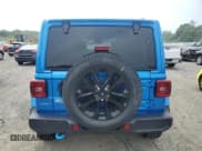 ✅ 2024 Jeep Wrangler Sahara • VIN: 1C4RJXP65RW171098 • Lot: 66793495. Wystawiony na Copart z przebiegiem 11 754 mil. Bezpłatny archiwum sprzedaży aukcyjnych z USA i szczegółowy raport historii pojazdu na DreamBid. Zdjęcie 6.