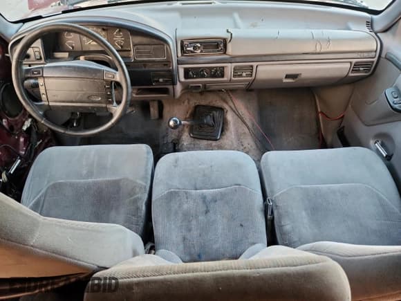 ✅ 1996 Ford F-150 • VIN: 1FTEX14N2TKA16013 • Lot: 91723555. Wystawiony na Copart z przebiegiem 222 026 mil. Bezpłatny archiwum sprzedaży aukcyjnych z USA i szczegółowy raport historii pojazdu na DreamBid. Zdjęcie 8.