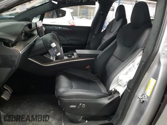 ✅ 2024 Tesla Model X • VIN: 7SAXCDE58RF456637 • Lot: 68288015. Wystawiony na Copart z przebiegiem 8 720 mil. Bezpłatny archiwum sprzedaży aukcyjnych z USA i szczegółowy raport historii pojazdu na DreamBid. Zdjęcie 7.