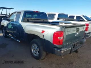 ✅ 2008 Chevrolet Silverado 1500 2LT • VIN: 2GCEK19J181300647 • Lot: 43570076. Wystawiony na IAAI z przebiegiem 252 983 mil. Bezpłatny archiwum sprzedaży aukcyjnych z USA i szczegółowy raport historii pojazdu na DreamBid. Zdjęcie 3.