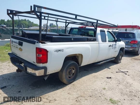 ✅ 2007 Chevrolet Silverado 2500HD Work Truck • VIN: 1GCHK29K57E524691 • Лот: 42817824. Опубликован ранее на IAAI с пробегом 240 919 миль. Бесплатный доступ к архиву аукционных продаж из США и подробный отчёт об истории автомобиля на DreamBid. Изображение 4.