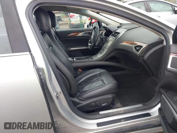 ✅ 2013 Lincoln MKZ • VIN: 3LN6L2GK0DR823324 • Lot: 41954237. Listed on IAAI with 135,077 mi. Free auction sales archive from the USA and detailed vehicle history report at DreamBid. Image 5.