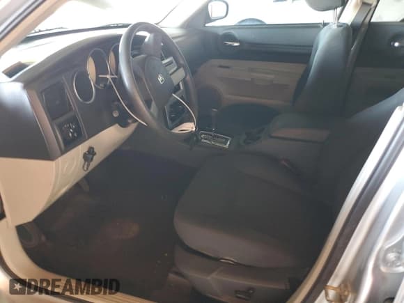 ✅ 2005 Dodge Magnum SE • VIN: 2D4FV48V15H570095 • Lot: 87114115. Wystawiony na Copart z przebiegiem 203 321 mil. Bezpłatny archiwum sprzedaży aukcyjnych z USA i szczegółowy raport historii pojazdu na DreamBid. Zdjęcie 7.