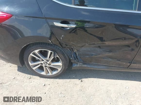 ✅ 2017 Hyundai Elantra SE • VIN: 5NPD84LF2HH035817 • Lot: 43223827. Listed on IAAI with 76,883 mi. Free auction sales archive from the USA and detailed vehicle history report at DreamBid. Image 6.