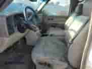 2001 Chevrolet Suburban LS с VIN 1GNFK16T91J230523, выставлен на аукционе Copart как лот 78704934 с пробегом Не указан миль и Чистый • Clean title. История ставок и продаж доступна на DreamBid. Изображение 7.