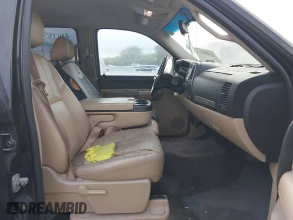 2009 Chevrolet Silverado 1500 LT z VIN 3GCEK23369G177193, wystawiony jako IAAI lot #43494375 z przebiegiem 272 297 mil mil oraz . Historia ofert i sprzedaży dostępna na DreamBid. Obrazek 5.