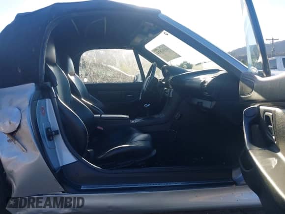 1998 BMW 3 Series Z3 1.9 with VIN 4USCH7330WLE10550, listed as a IAAI auction lot 43333873 with 84,380 mi miles and . Bid and sale history available at DreamBid. Image 5.