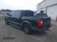 ✅ 2017 Nissan Titan SL • VIN: 1N6AA1E67HN508448 • Lot: 42771999. Wystawiony na IAAI z przebiegiem 161 232 mil. Bezpłatny archiwum sprzedaży aukcyjnych z USA i szczegółowy raport historii pojazdu na DreamBid. Zdjęcie 3.