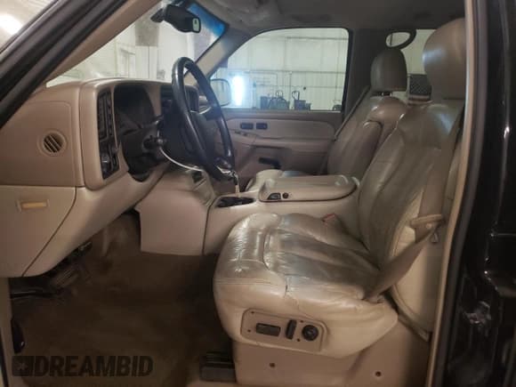 ✅ 2002 Chevrolet Suburban LT • VIN: 1GNFK16Z22J261487 • Лот: 56291475. Опубликован ранее на Copart с пробегом 200 752 миль. Бесплатный доступ к архиву аукционных продаж из США и подробный отчёт об истории автомобиля на DreamBid. Изображение 7.