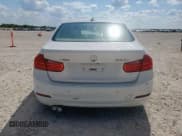 ✅ 2015 BMW 3 Series 328i xDrive • VIN: WBA3B5G53FNS17394 • Lot: 80571795. Wystawiony na Copart z przebiegiem Nie podano. Bezpłatny archiwum sprzedaży aukcyjnych z USA i szczegółowy raport historii pojazdu na DreamBid. Zdjęcie 6.