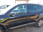 ✅ 2012 Volkswagen Tiguan LE • VIN: WVGAV7AX1CW557250 • Лот: 42300694. Опубликован ранее на IAAI с пробегом 122 310 миль. Бесплатный доступ к архиву аукционных продаж из США и подробный отчёт об истории автомобиля на DreamBid. Изображение 14.