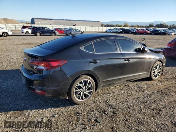 ✅ 2019 Hyundai Elantra SEL • VIN: 5NPD84LF0KH455549 • Лот: 90321095. Опубликован ранее на Copart с пробегом 192 678 миль. Бесплатный доступ к архиву аукционных продаж из США и подробный отчёт об истории автомобиля на DreamBid. Изображение 3.