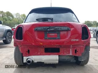 ✅ 2018 MINI Hardtop 4 Door Cooper • VIN: WMWXU1C54J2F80245 • Lot: 43419624. Wystawiony na IAAI z przebiegiem 44 476 mil. Bezpłatny archiwum sprzedaży aukcyjnych z USA i szczegółowy raport historii pojazdu na DreamBid. Zdjęcie 6.