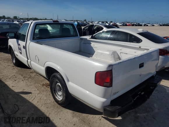 2001 Chevrolet S-10 с VIN 1GCCS145118257545, выставлен на аукционе Copart как лот 77976294 с пробегом 68 675 миль миль и На запчасти • Non repairable. История ставок и продаж доступна на DreamBid. Изображение 2.
