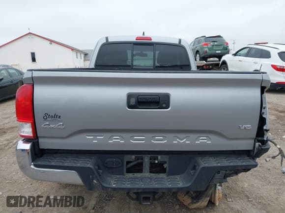 ✅ 2017 Toyota Tacoma SR5 • VIN: 5TFSZ5AN1HX072026 • Lot: 41793314. Wystawiony na IAAI z przebiegiem 76 975 mil. Bezpłatny archiwum sprzedaży aukcyjnych z USA i szczegółowy raport historii pojazdu na DreamBid. Zdjęcie 16.