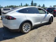 ✅ 2019 Tesla Model X 75D • VIN: 5YJXCAE26KF198206 • Lot: 42745218. Wystawiony na IAAI z przebiegiem 59 438 mil. Bezpłatny archiwum sprzedaży aukcyjnych z USA i szczegółowy raport historii pojazdu na DreamBid. Zdjęcie 4.