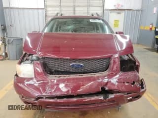 ✅ 2005 Ford Freestyle Limited • VIN: 1FMZK031X5GA80956 • Lot: 89846395. Wystawiony na Copart z przebiegiem 177 700 mil. Bezpłatny archiwum sprzedaży aukcyjnych z USA i szczegółowy raport historii pojazdu na DreamBid. Zdjęcie 5.