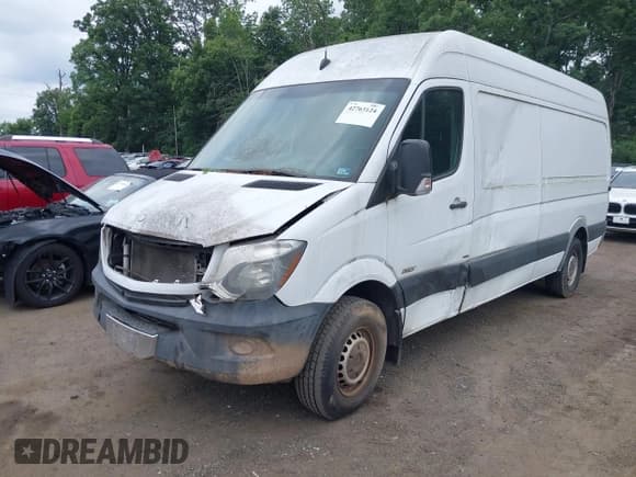 ✅ 2015 Mercedes-Benz Sprinter Cargo • VIN: WD3PE8CC2F5954260 • Lot: 42763124. Listed on IAAI with 268,853 mi. Free auction sales archive from the USA and detailed vehicle history report at DreamBid. Image 17.