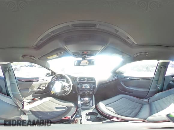 ✅ 2015 Volkswagen Jetta GLI SEL • VIN: 3VW5T7AJ6FM315899 • Lot: 56075465. Wystawiony na Copart z przebiegiem 88 231 mil. Bezpłatny archiwum sprzedaży aukcyjnych z USA i szczegółowy raport historii pojazdu na DreamBid. Zdjęcie 14.