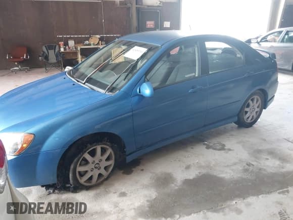 ✅ 2005 Kia Spectra LX • VIN: KNAFE121355095037 • Лот: 42453761. Опубликован ранее на IAAI с пробегом 114 544 миль. Бесплатный доступ к архиву аукционных продаж из США и подробный отчёт об истории автомобиля на DreamBid. Изображение 17.