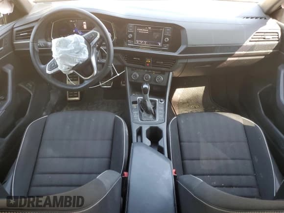 ✅ 2023 Volkswagen Jetta Sport • VIN: 3VWBM7BU5PM020481 • Лот: 80177595. Опубликован ранее на Copart с пробегом 10 477 миль. Бесплатный доступ к архиву аукционных продаж из США и подробный отчёт об истории автомобиля на DreamBid. Изображение 8.