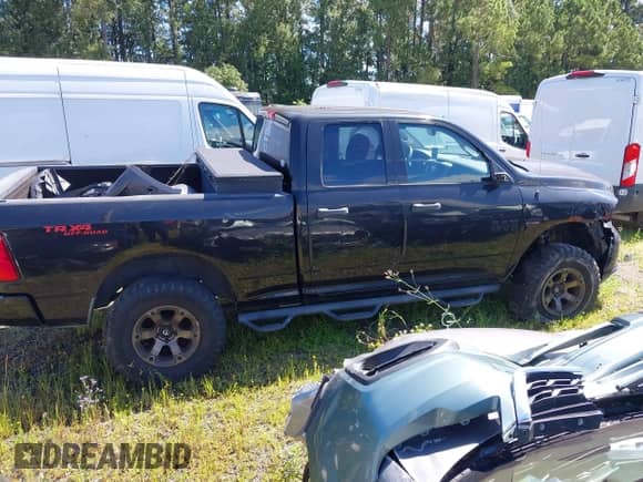 2015 Ram 1500 Express с VIN 1C6RR7FT6FS717739, выставлен на аукционе IAAI как лот 43221818 с пробегом 112 860 миль миль и . История ставок и продаж доступна на DreamBid. Изображение 14.