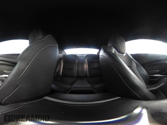 ✅ 2021 Chevrolet Camaro 1LT • VIN: 1G1FB3DS8M0110133 • Lot: 41772438. Wystawiony na IAAI z przebiegiem 53 700 mil. Bezpłatny archiwum sprzedaży aukcyjnych z USA i szczegółowy raport historii pojazdu na DreamBid. Zdjęcie 18.