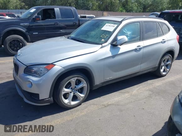 ✅ 2015 BMW X1 xDrive35i • VIN: WBAVM5C56FVV94911 • Lot: 42781558. Wystawiony na IAAI z przebiegiem 51 143 mil. Bezpłatny archiwum sprzedaży aukcyjnych z USA i szczegółowy raport historii pojazdu na DreamBid. Zdjęcie 17.