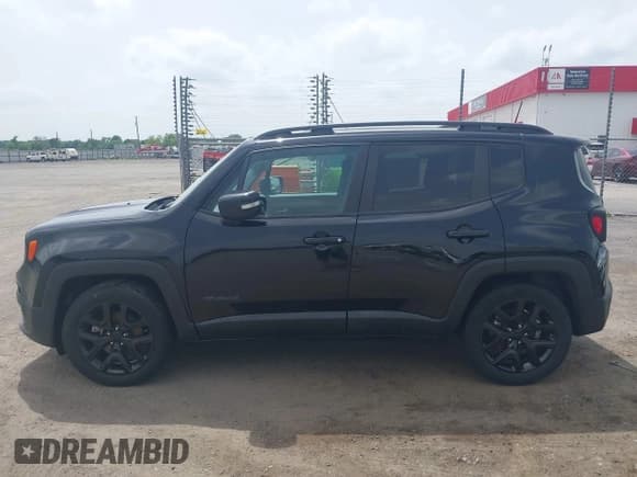 ✅ 2018 Jeep Renegade Latitude • VIN: ZACCJABB7JPJ55460 • Lot: 42263722. Wystawiony na IAAI z przebiegiem 171 418 mil. Bezpłatny archiwum sprzedaży aukcyjnych z USA i szczegółowy raport historii pojazdu na DreamBid. Zdjęcie 14.