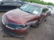 ✅ 2015 Lincoln MKS • VIN: 1LNHL9DK7FG602187 • Lot: 42074168. Wystawiony na IAAI z przebiegiem 175 042 mil. Bezpłatny archiwum sprzedaży aukcyjnych z USA i szczegółowy raport historii pojazdu na DreamBid. Zdjęcie 18.