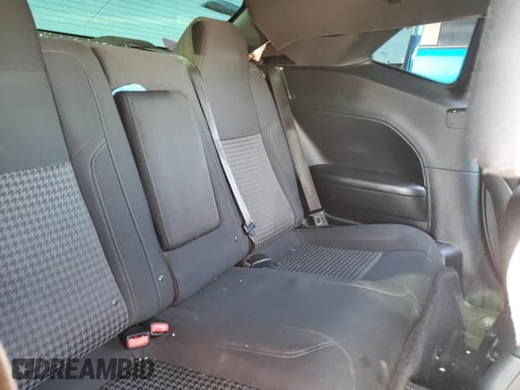 ✅ 2015 Dodge Challenger R/T • VIN: 2C3CDZAT4FH737158 • Lot: 68949764. Wystawiony na Copart z przebiegiem 110 401 mil. Bezpłatny archiwum sprzedaży aukcyjnych z USA i szczegółowy raport historii pojazdu na DreamBid. Zdjęcie 10.