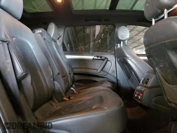 ✅ 2015 Audi Q7 S line Prestige • VIN: WA1DGAFE4FD028434 • Lot: 45690945. Wystawiony na Copart z przebiegiem 132 338 mil. Bezpłatny archiwum sprzedaży aukcyjnych z USA i szczegółowy raport historii pojazdu na DreamBid. Zdjęcie 11.