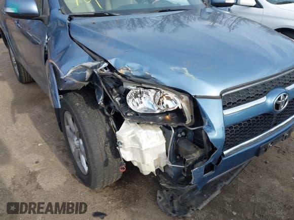 ✅ 2011 Toyota RAV4 Limited • VIN: 2T3DF4DV3BW132651 • Lot: 43819656. Listed on IAAI with 105,662 mi. Free auction sales archive from the USA and detailed vehicle history report at DreamBid. Image 6.