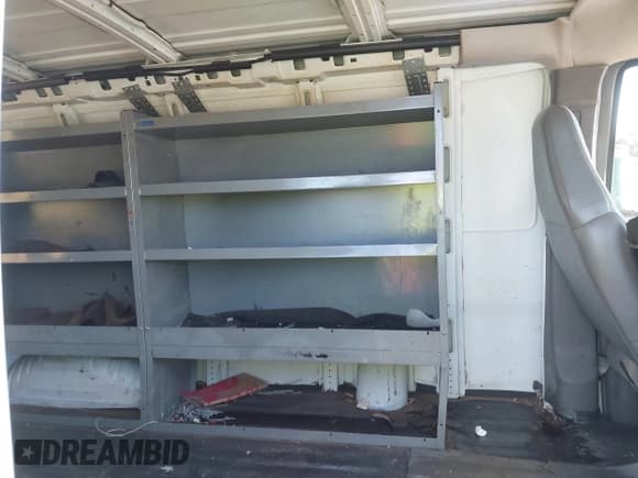 ✅ 2006 Chevrolet Express Cargo • VIN: 1GCGG25V761116941 • Lot: 43585351. Listed on IAAI with 377,432 mi. Free auction sales archive from the USA and detailed vehicle history report at DreamBid. Image 8.