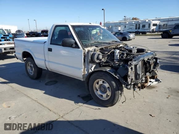 ✅ 1998 Chevrolet S-10 LS • VIN: 1GCCS1445WK267576 • Лот: 83897734. Опубликован ранее на Copart с пробегом 304 902 миль. Бесплатный доступ к архиву аукционных продаж из США и подробный отчёт об истории автомобиля на DreamBid. Изображение 4.