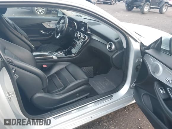 ✅ 2017 Mercedes-Benz C 300 • VIN: WDDWJ4KB8HF378644 • Lot: 42994647. Listed on IAAI with Not provided. Free auction sales archive from the USA and detailed vehicle history report at DreamBid. Image 5.