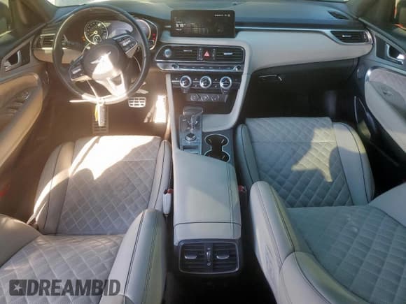 ✅ 2023 Genesis G70 3.3T • VIN: KMTG54TE3PU117641 • Lot: 86703145. Wystawiony na Copart z przebiegiem 27 315 mil. Bezpłatny archiwum sprzedaży aukcyjnych z USA i szczegółowy raport historii pojazdu na DreamBid. Zdjęcie 8.