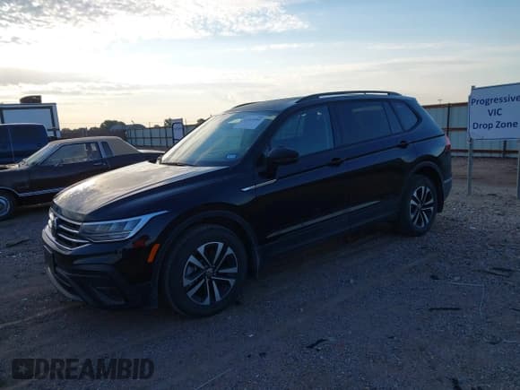 ✅ 2024 Volkswagen Tiguan S • VIN: 3VVFB7AX0RM114553 • Lot: 43248980. Wystawiony na IAAI z przebiegiem 11 509 mil. Bezpłatny archiwum sprzedaży aukcyjnych z USA i szczegółowy raport historii pojazdu na DreamBid. Zdjęcie 17.