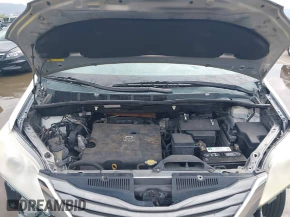 2011 Toyota Sienna XLE AAS with VIN 5TDYK3DC1BS106301, listed as a IAAI auction lot 43423294 with 158,803 mi miles and . Bid and sale history available at DreamBid. Image 10.