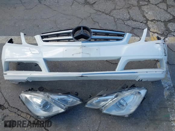 ✅ 2011 Mercedes-Benz E 350 • VIN: WDDKJ5GB3BF112274 • Lot: 43702973. Listed on IAAI with 96,821 mi. Free auction sales archive from the USA and detailed vehicle history report at DreamBid. Image 12.