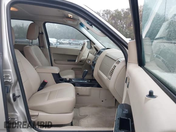 ✅ 2011 Ford Escape Limited • VIN: 1FMCU0E78BKB70259 • Lot: 43558595. Listed on IAAI with 138,103 mi. Free auction sales archive from the USA and detailed vehicle history report at DreamBid. Image 5.