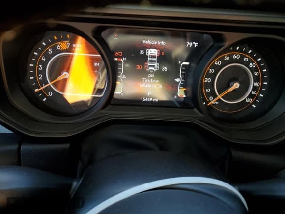 ✅ 2024 Jeep Wrangler Sport S • VIN: 1C4PJXDN6RW131096 • Lot: 68215555. Wystawiony na Copart z przebiegiem 15 449 mil. Bezpłatny archiwum sprzedaży aukcyjnych z USA i szczegółowy raport historii pojazdu na DreamBid. Zdjęcie 9.