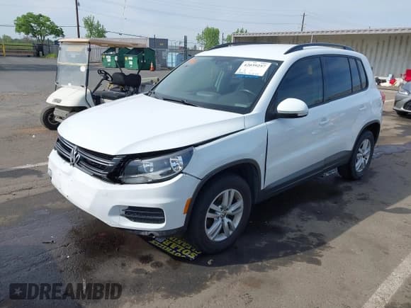 ✅ 2016 Volkswagen Tiguan SEL • VIN: WVGAV7AX0GW528750 • Lot: 42039257. Wystawiony na IAAI z przebiegiem 106 823 mil. Bezpłatny archiwum sprzedaży aukcyjnych z USA i szczegółowy raport historii pojazdu na DreamBid. Zdjęcie 2.