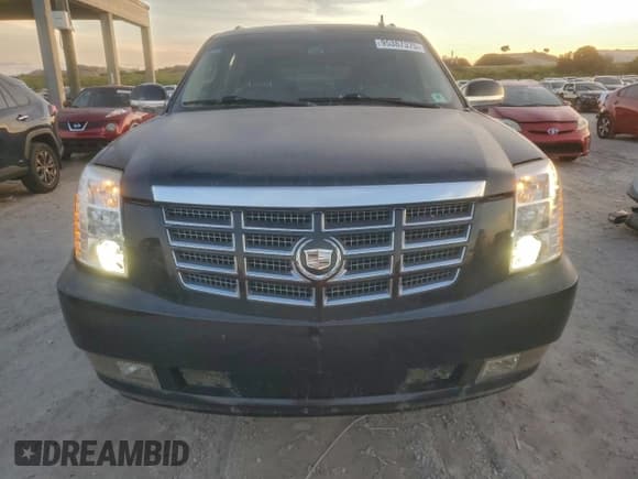 ✅ 2014 Cadillac Escalade ESV Luxury • VIN: 1GYS4HEF2ER156353 • Lot: 95387375. Listed on Copart with 121,594 mi. Free auction sales archive from the USA and detailed vehicle history report at DreamBid. Image 5.