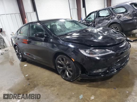 ✅ 2016 Chrysler 200 S • VIN: 1C3CCCBB1GN141908 • Lot: 85345315. Wystawiony na Copart z przebiegiem 131 319 mil. Bezpłatny archiwum sprzedaży aukcyjnych z USA i szczegółowy raport historii pojazdu na DreamBid. Zdjęcie 4.