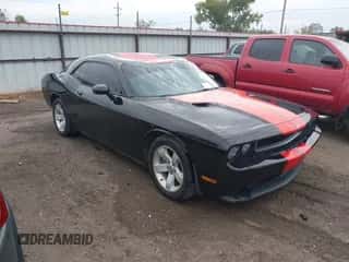 2013 Dodge Challenger SXT Plus z VIN 2C3CDYAG1DH517969, wystawiony jako IAAI lot #43414279 z przebiegiem 180 433 mil mil oraz . Historia ofert i sprzedaży dostępna na DreamBid. Obrazek 1.