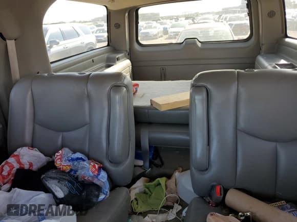 ✅ 2005 Chevrolet Suburban LT • VIN: 3GNFK16Z05G158669 • Lot: 85715105. Listed on Copart with Not provided. Free auction sales archive from the USA and detailed vehicle history report at DreamBid. Image 10.